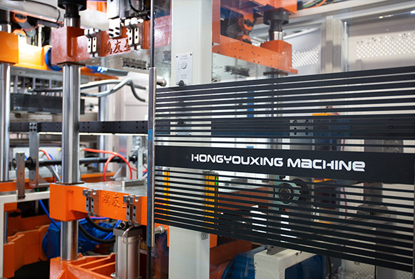 Mesin termoforming/mesin gelas plastik